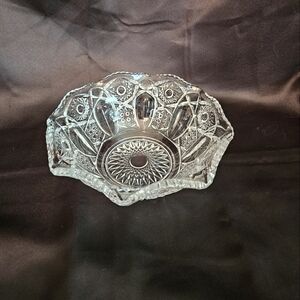 Antique Round Fruit Bowl Indiana Glass Highly Detailed Pattern Ruffled Edge Rim